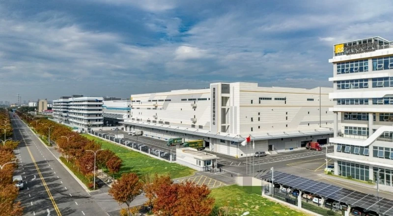Smart Pharmaceutical Logistics Center Smart Pharmaceutical Logistics Center