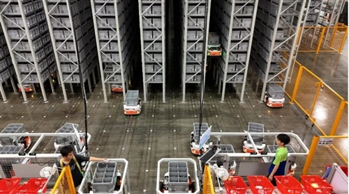 China Manufacturing Accelerates Global Logistics With Faster Cross-Border Ful...